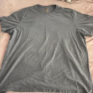 Men's gray t shirt